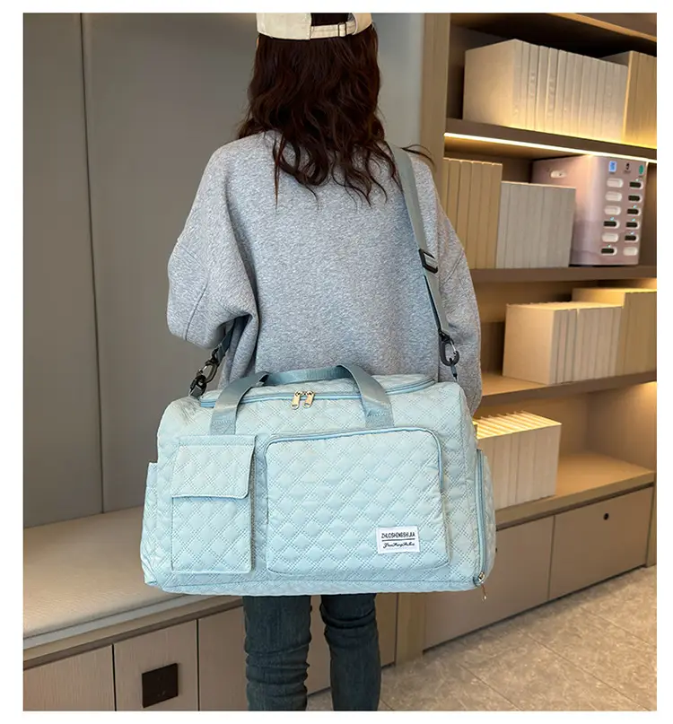 White Quilted Cross-Body Travel Bag Large Capacity — feature 23