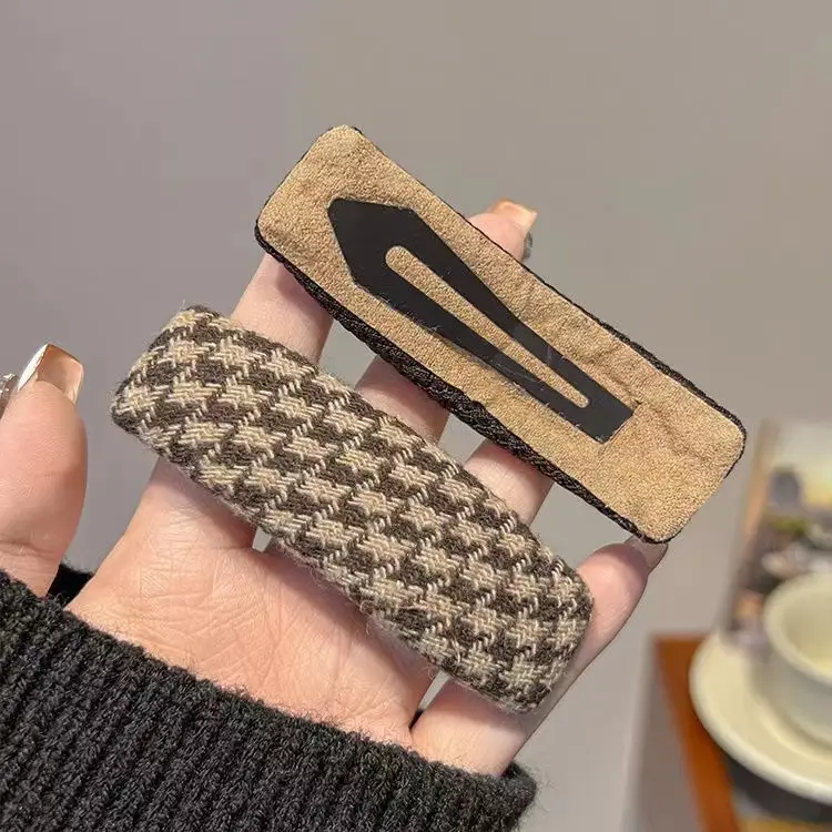 Brown Houndstooth Hairpin Clip for Women - Image 8