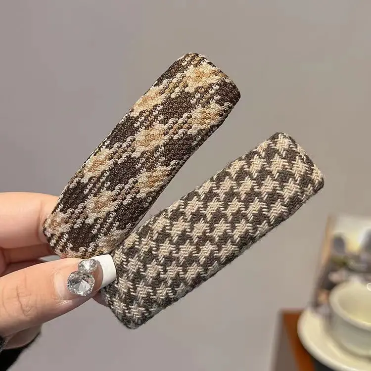 Brown Houndstooth Hairpin Clip for Women - Image 9
