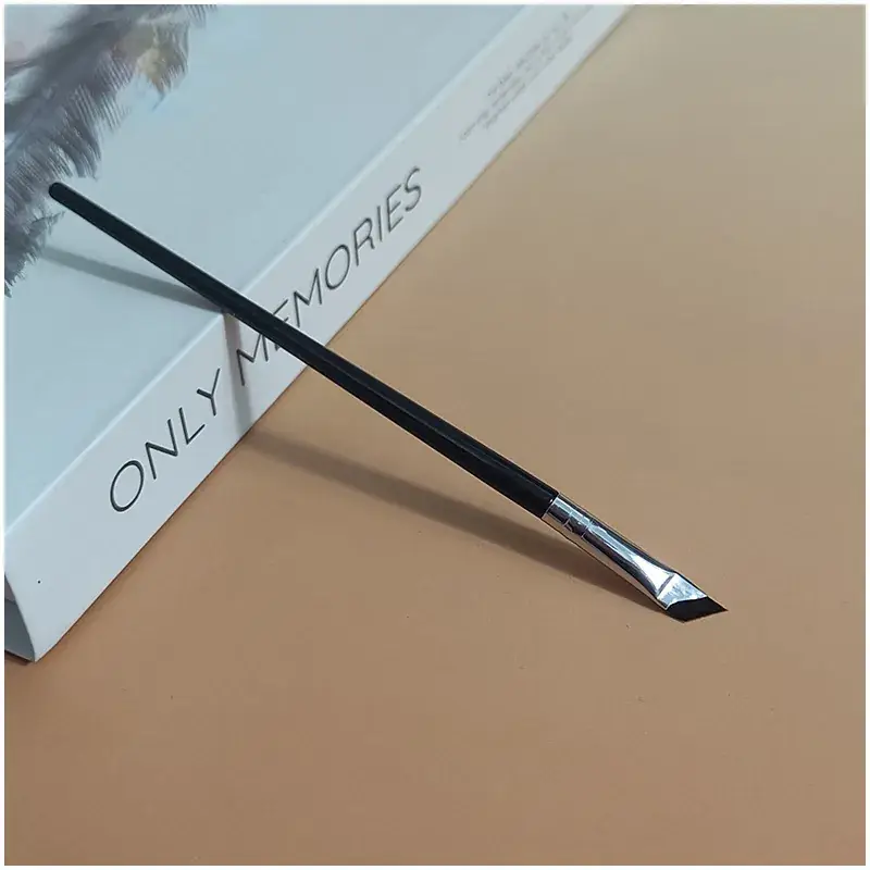 Wholesale Oblique Angle Eyeliner Brush Flat Sickle Blade - Image 5