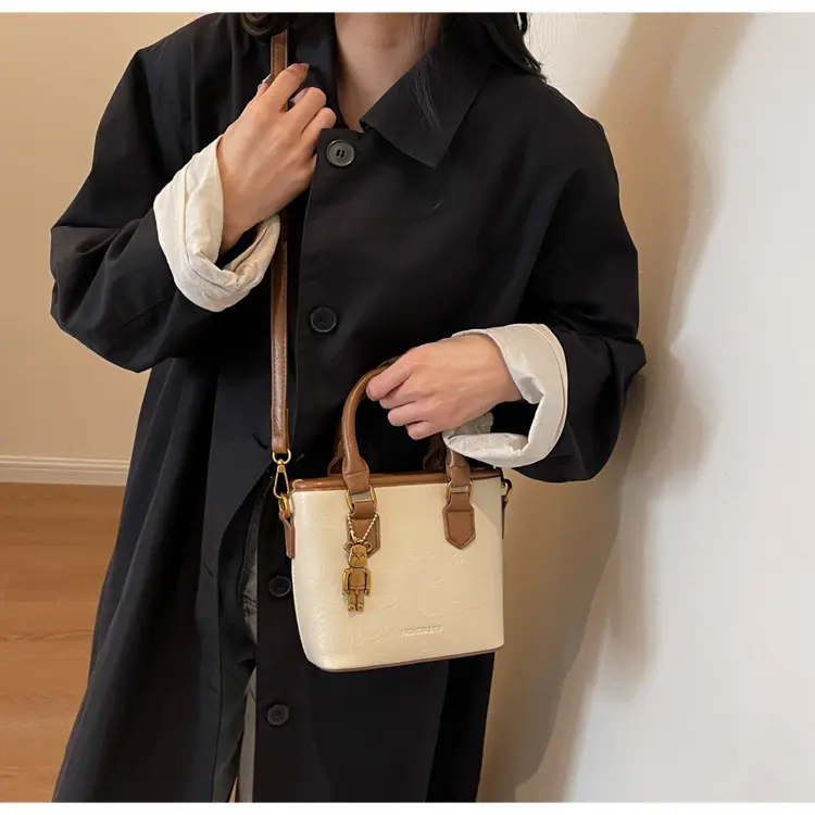 Women's White Leather Bucket Bag with Strap — feature 20