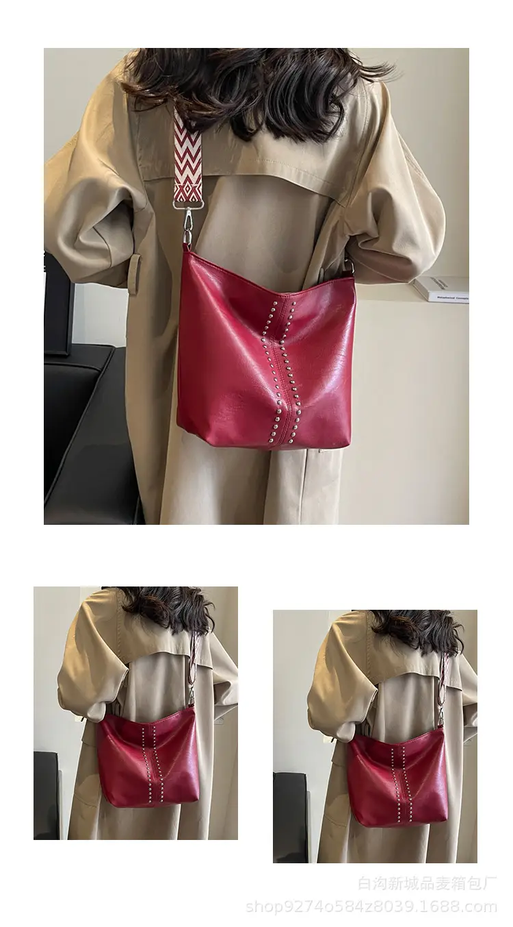 Black Leather Tote Bag with Chain Strap for Women — feature 12