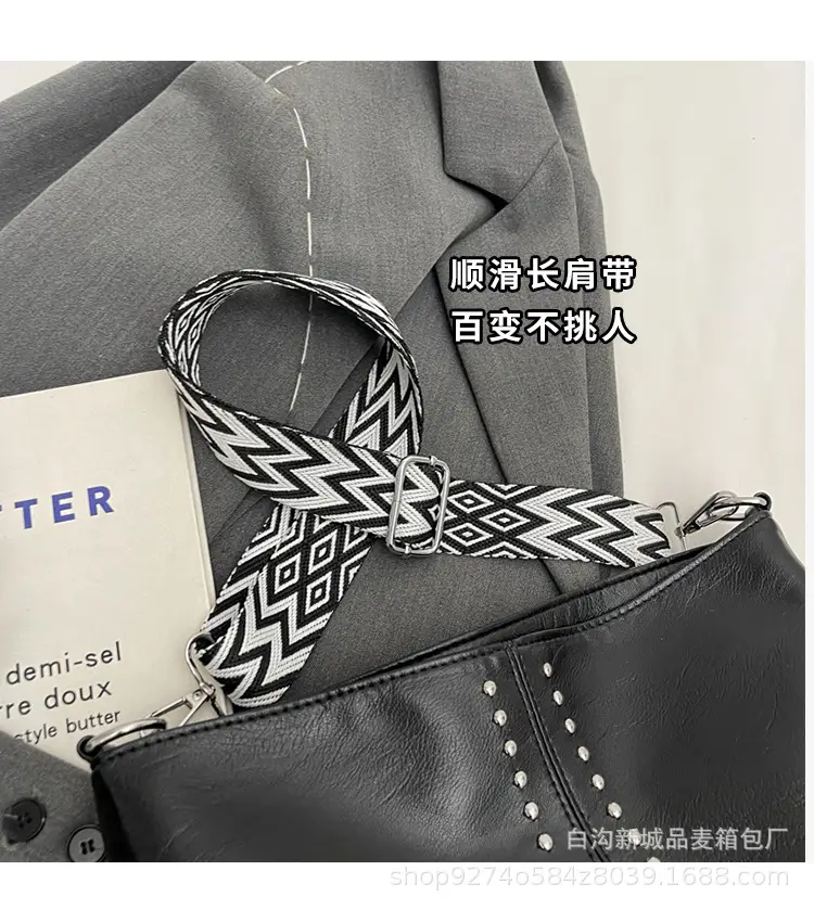 Black Leather Tote Bag with Chain Strap for Women — feature 3