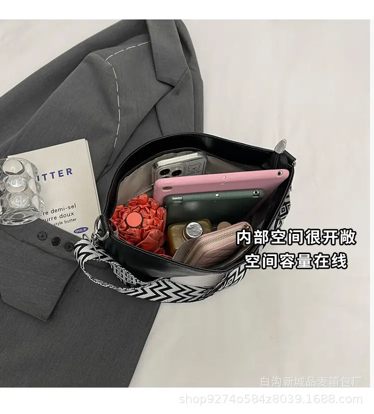 Black Leather Tote Bag with Chain Strap for Women — feature 7