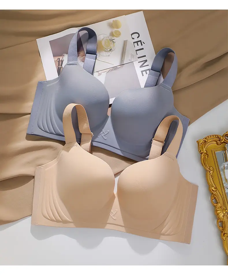Plus size glossy seamless underwear women's big chest and small breast collection anti-sagging thin push-up adjustable bra bra bra — feature 1