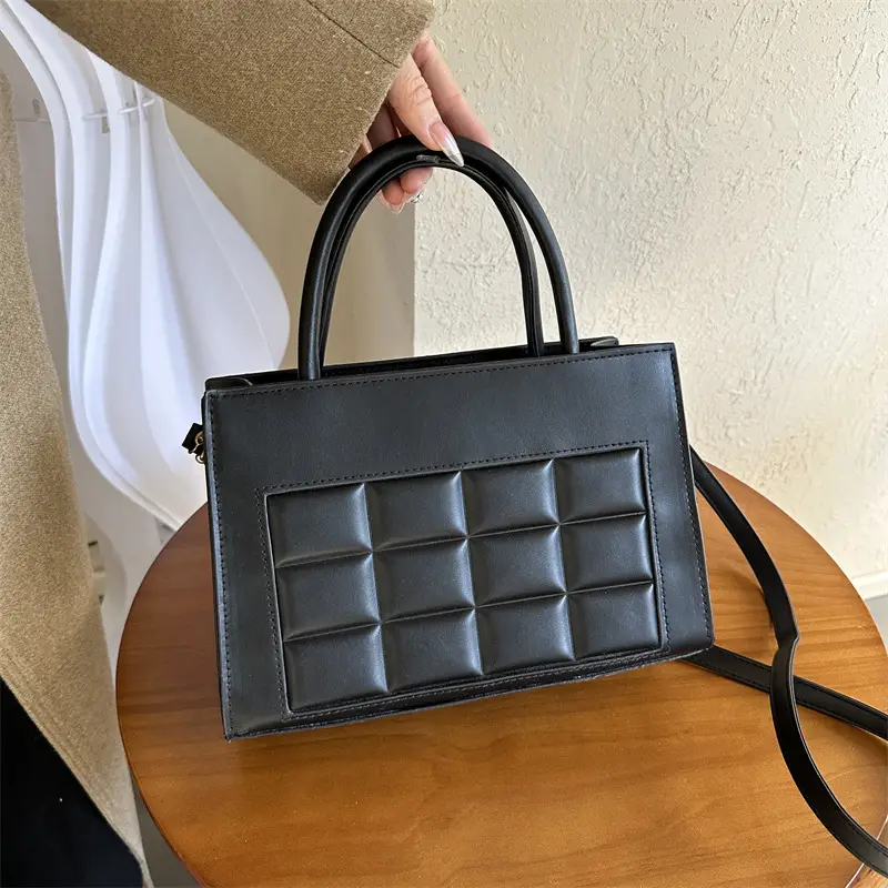Elegant Plaid Shoulder Bag for Women 2023 - Image 9
