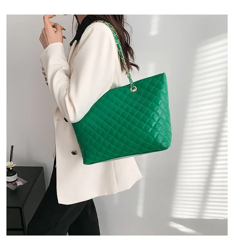 Black Rhombic Chain Shoulder Bag for Women — feature 17