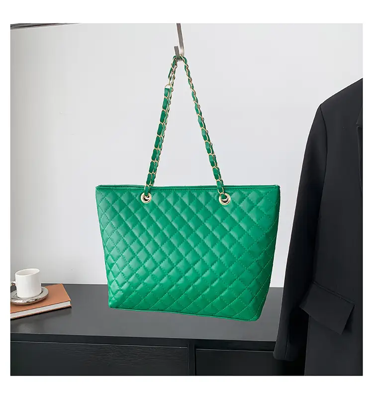 Black Rhombic Chain Shoulder Bag for Women — feature 27