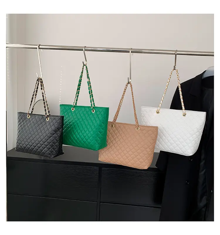 Black Rhombic Chain Shoulder Bag for Women — feature 28