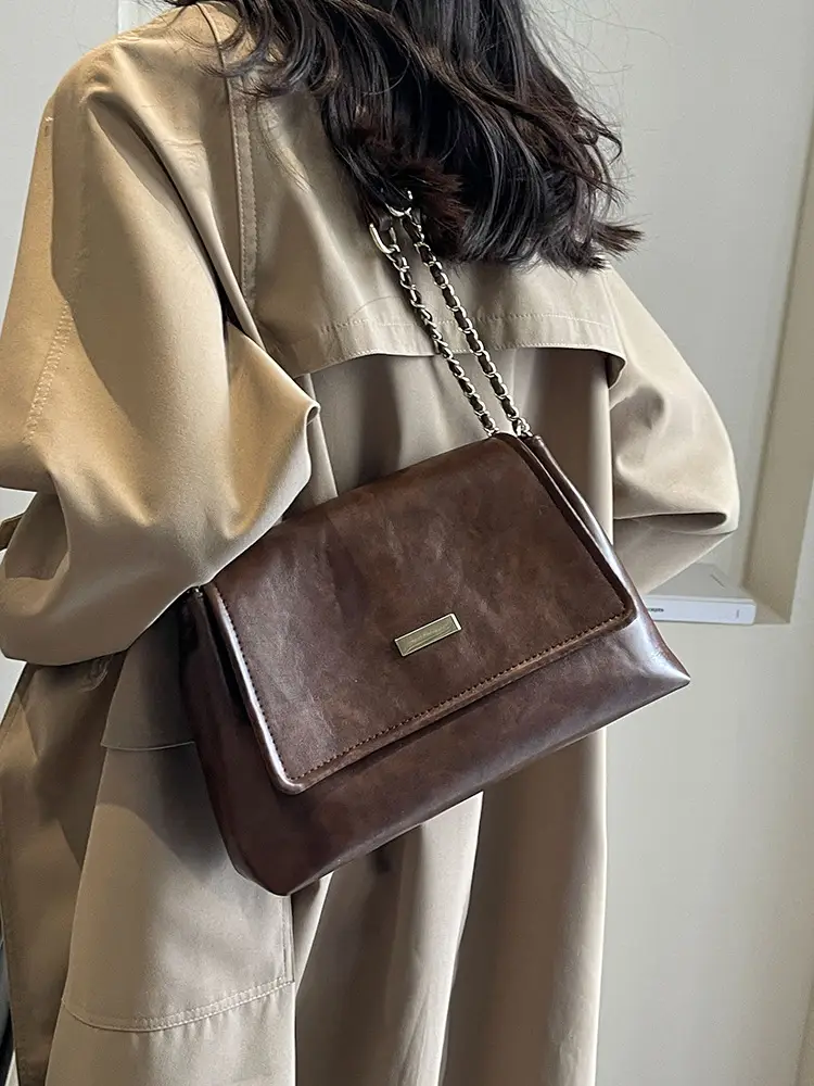 Women's Textured Chain Shoulder Bag Brown 2023 - Image 5
