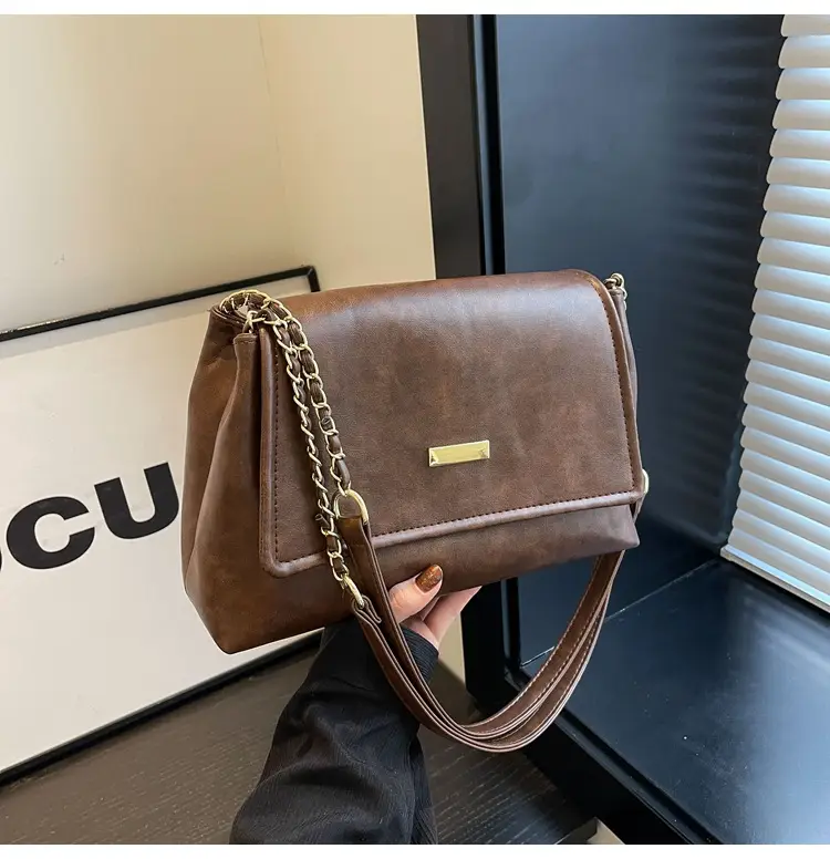 Women's Textured Chain Shoulder Bag Brown 2023 — feature 23