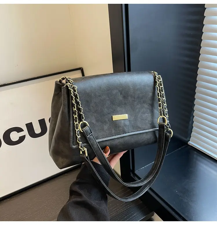 Women's Textured Chain Shoulder Bag Brown 2023 — feature 24