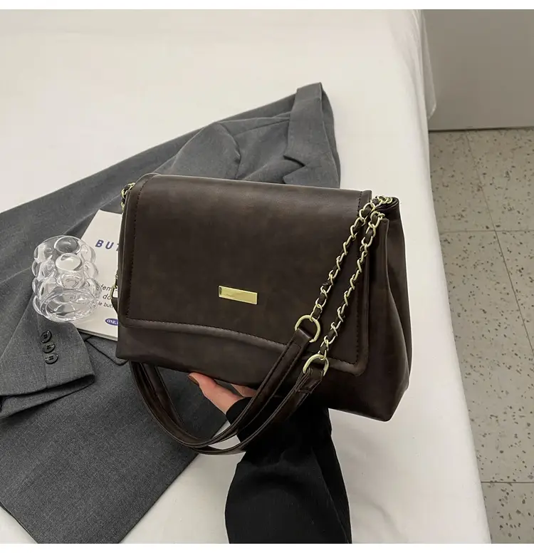 Women's Textured Chain Shoulder Bag Brown 2023 - Image 3
