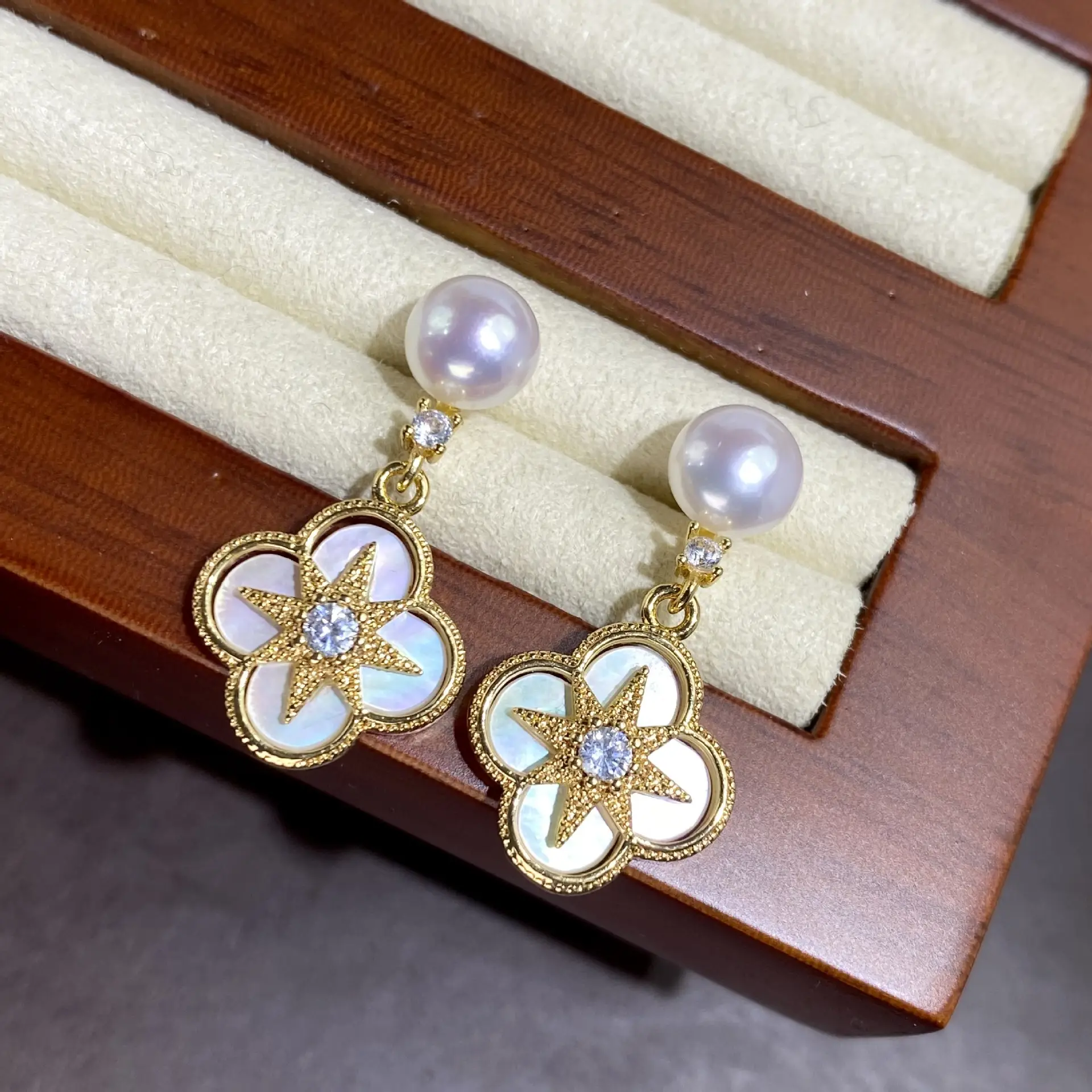 French Clover Pearl Earrings for Women