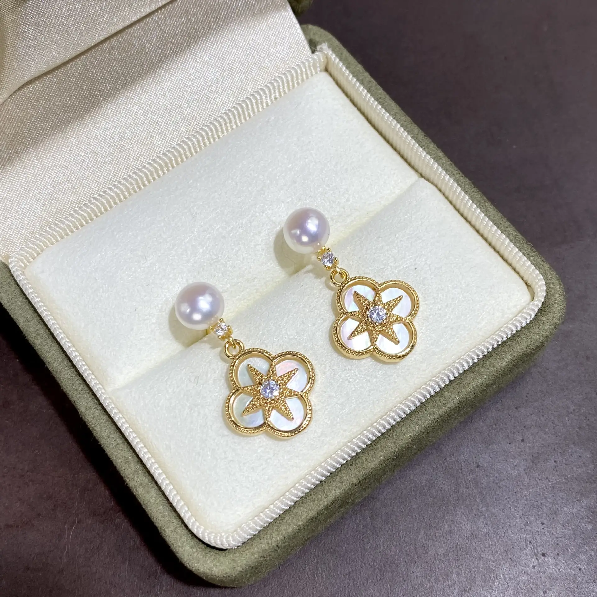French Clover Pearl Earrings for Women