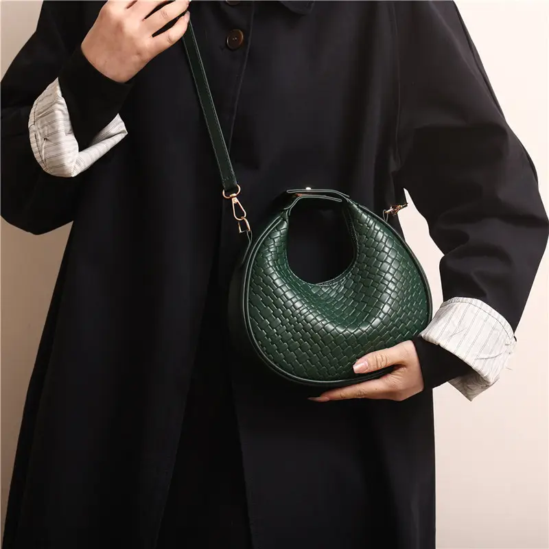 2023 Winter Women's Retro Shoulder Messenger Bag - Image 8