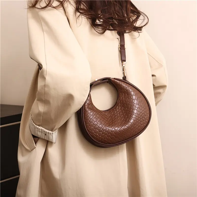 2023 Winter Women's Retro Shoulder Messenger Bag - Image 9