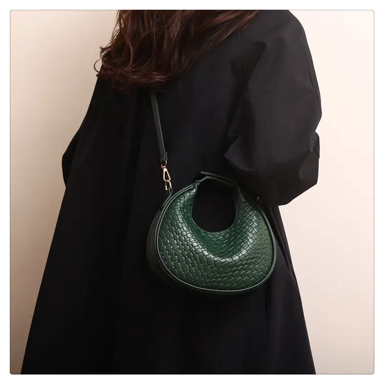 2023 Winter Women's Retro Shoulder Messenger Bag — feature 13