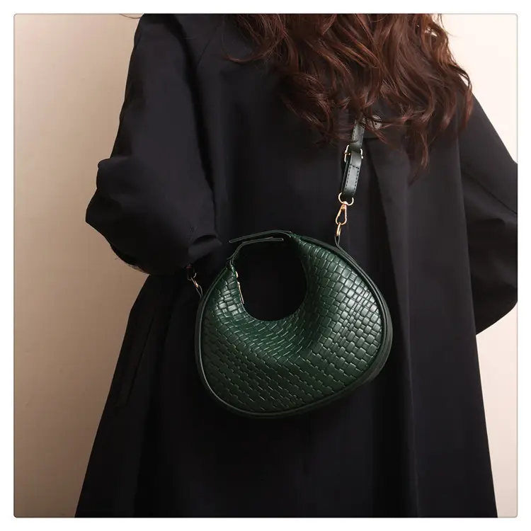 2023 Winter Women's Retro Shoulder Messenger Bag — feature 14