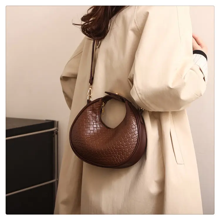 2023 Winter Women's Retro Shoulder Messenger Bag — feature 19