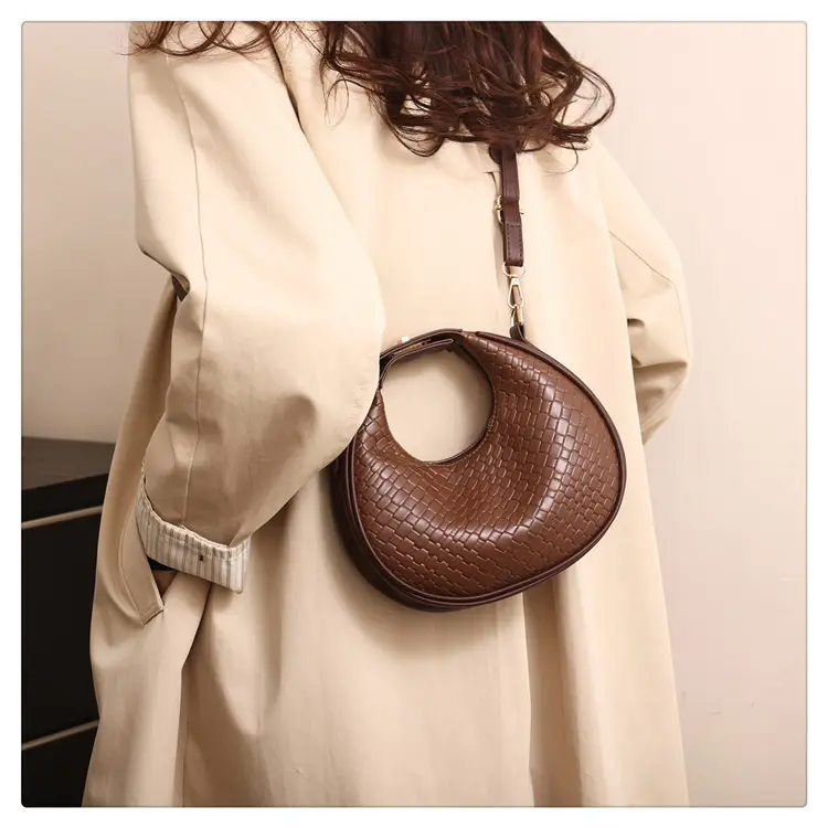 2023 Winter Women's Retro Shoulder Messenger Bag — feature 20