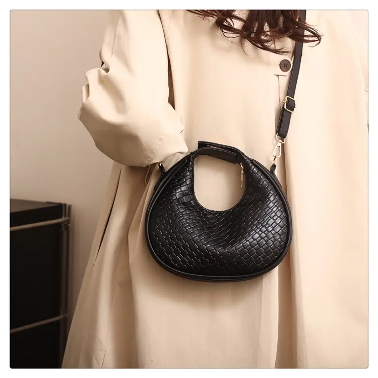 2023 Winter Women's Retro Shoulder Messenger Bag — feature 21