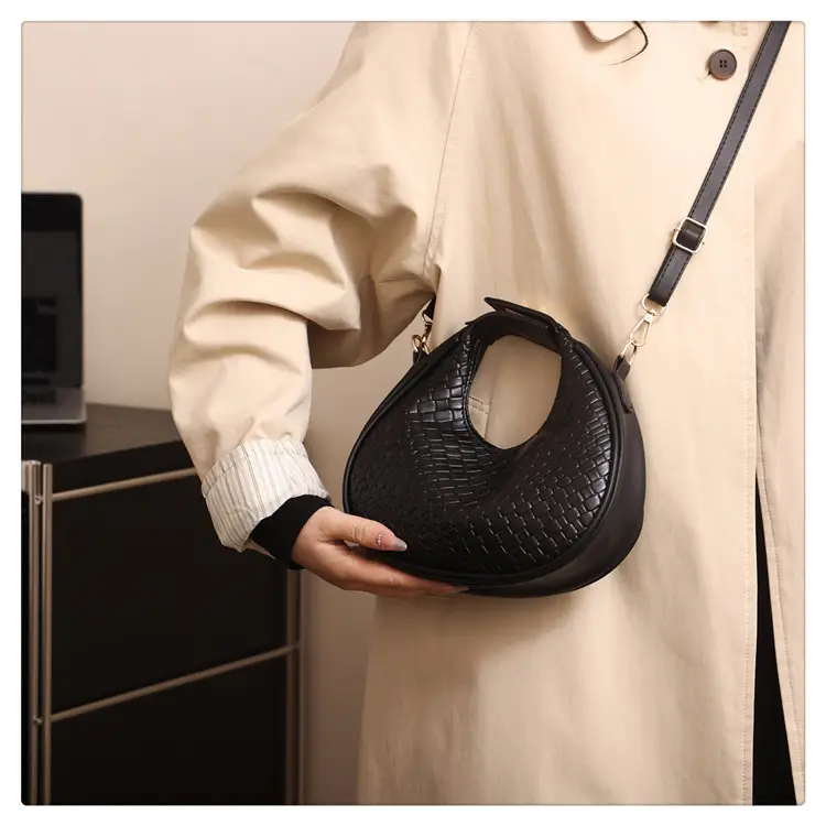 2023 Winter Women's Retro Shoulder Messenger Bag — feature 22