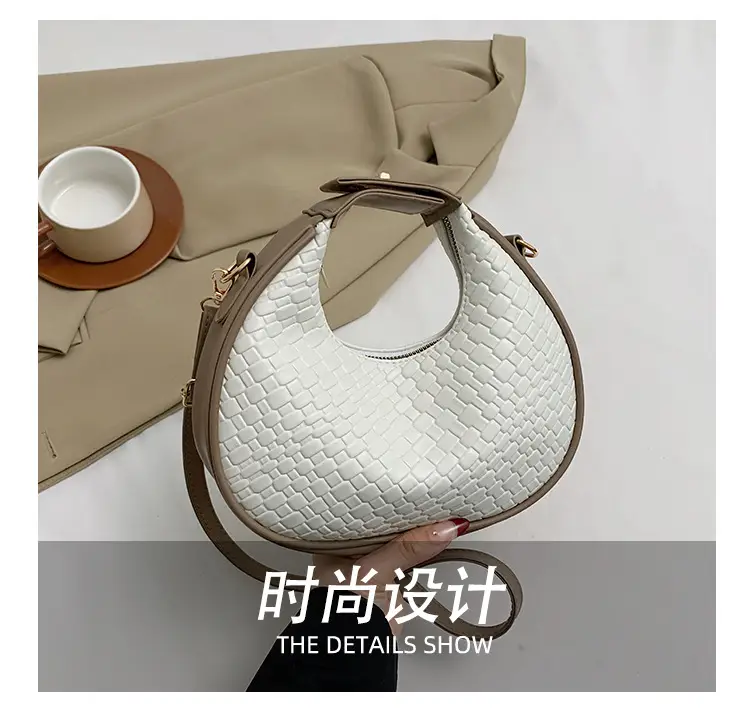2023 Winter Women's Retro Shoulder Messenger Bag — feature 7