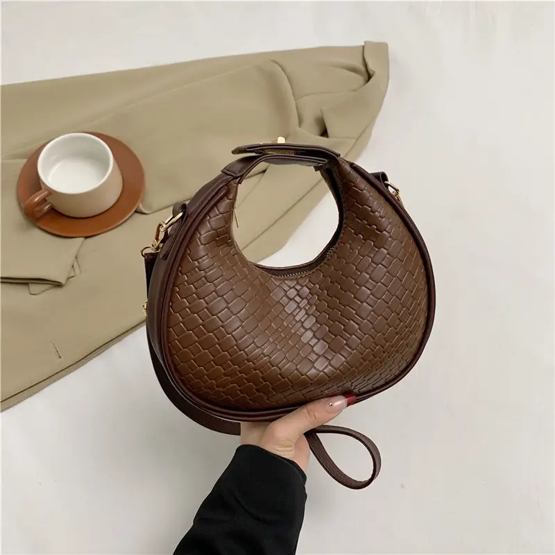 2023 Winter Women's Retro Shoulder Messenger Bag - Image 2