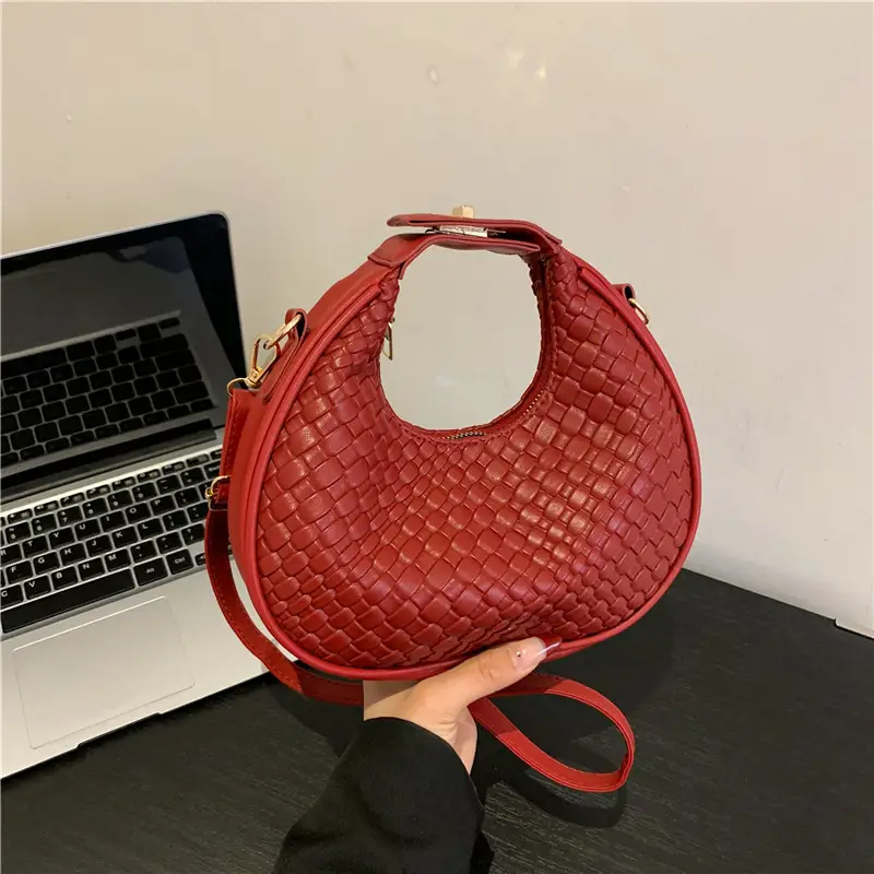 2023 Winter Women's Retro Shoulder Messenger Bag - Image 3