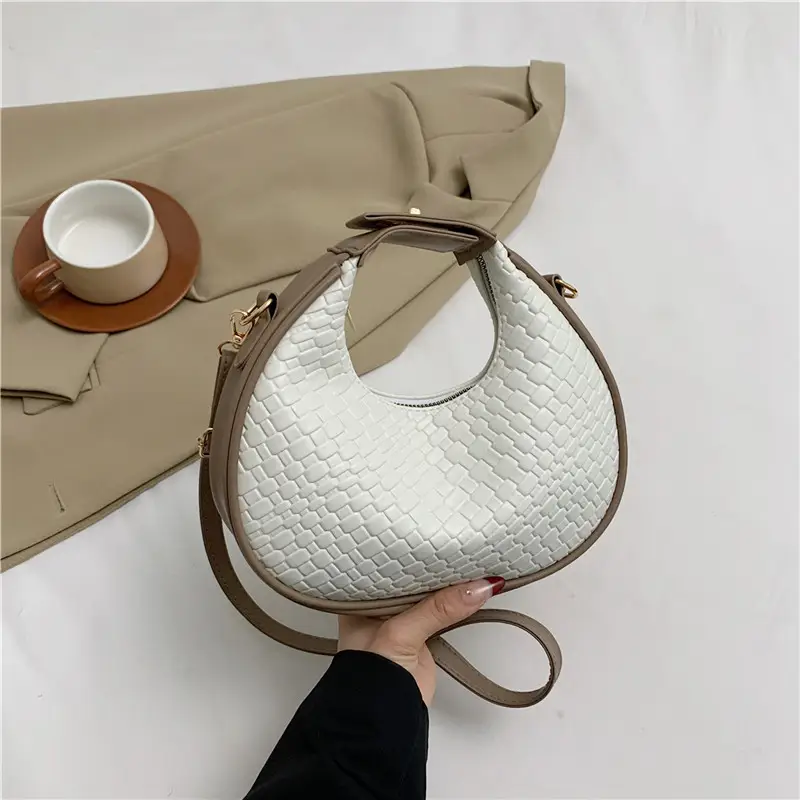 2023 Winter Women's Retro Shoulder Messenger Bag - Image 5
