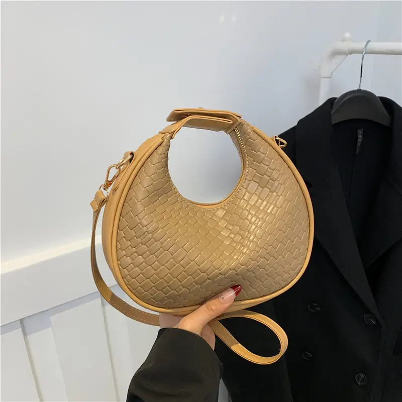 2023 Winter Women's Retro Shoulder Messenger Bag - Image 6