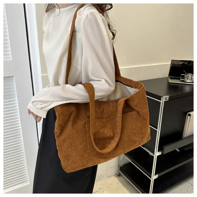 2023 Winter Large Capacity Shoulder Bag for Women — feature 17