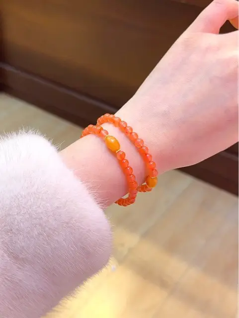 Natural South Red Agate Bracelet 6mm Cherry Red — feature 2