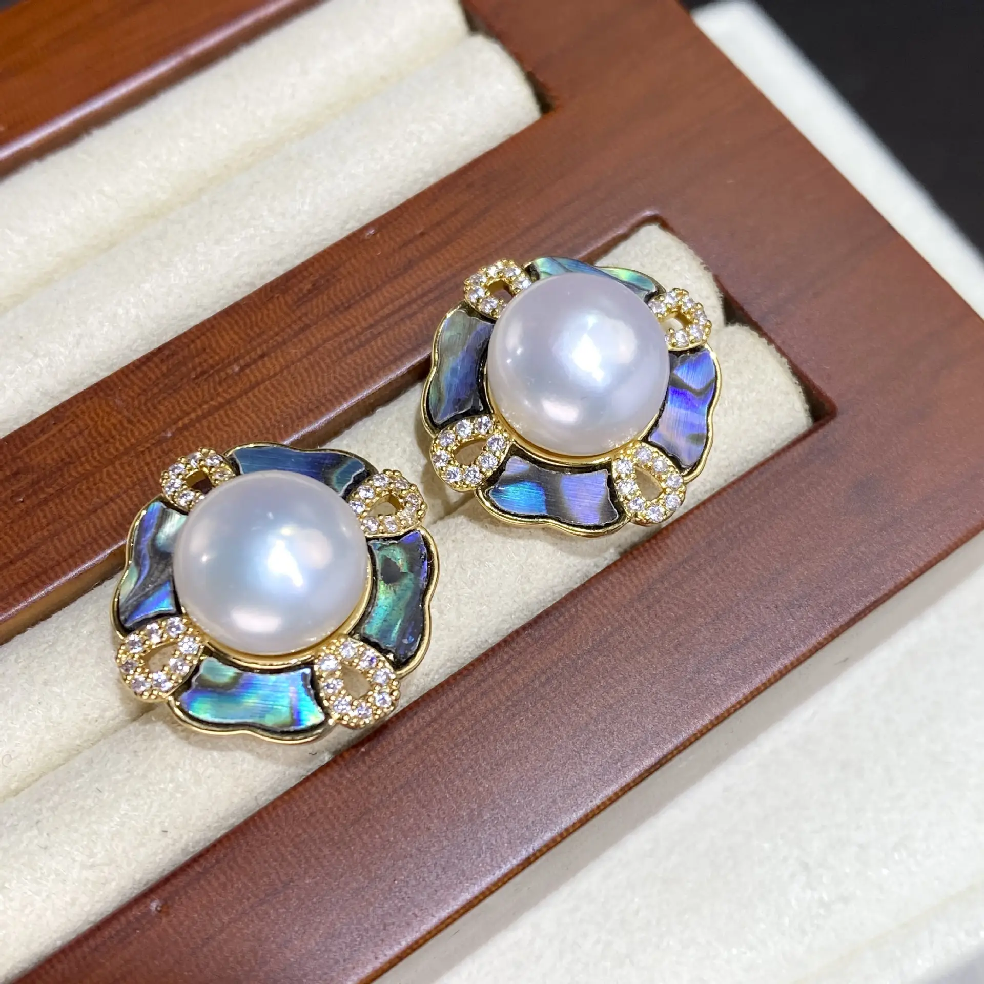 Natural Freshwater Abalone Earrings for Women - Image 4