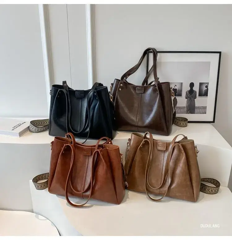 Black Leather Shoulder Bag for Women Winter 2026 — feature 21
