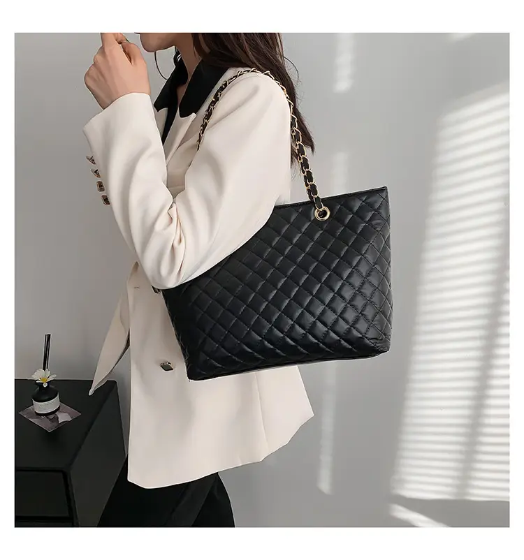 Korean Style Rhombic Chain Shoulder Bag for Women — feature 10