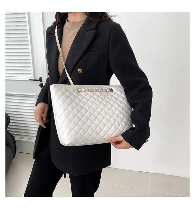 Korean Style Rhombic Chain Shoulder Bag for Women — feature 15