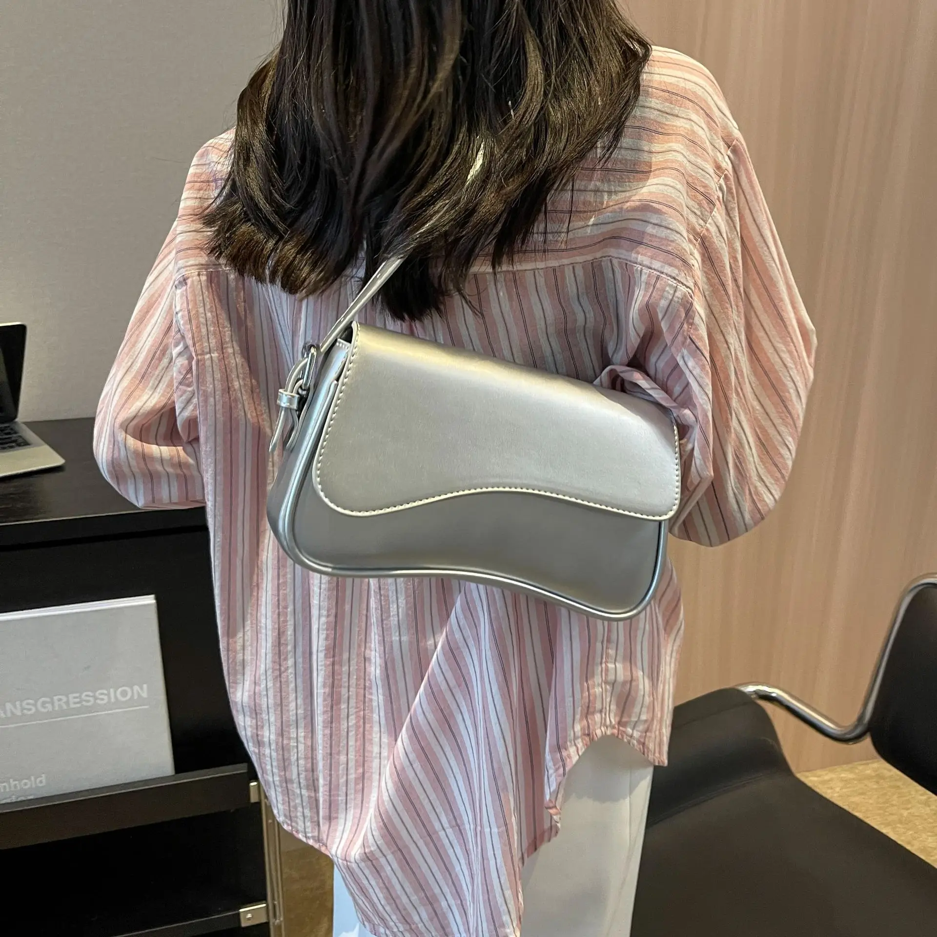Red Magnetic Buckle Shoulder Bag for Women