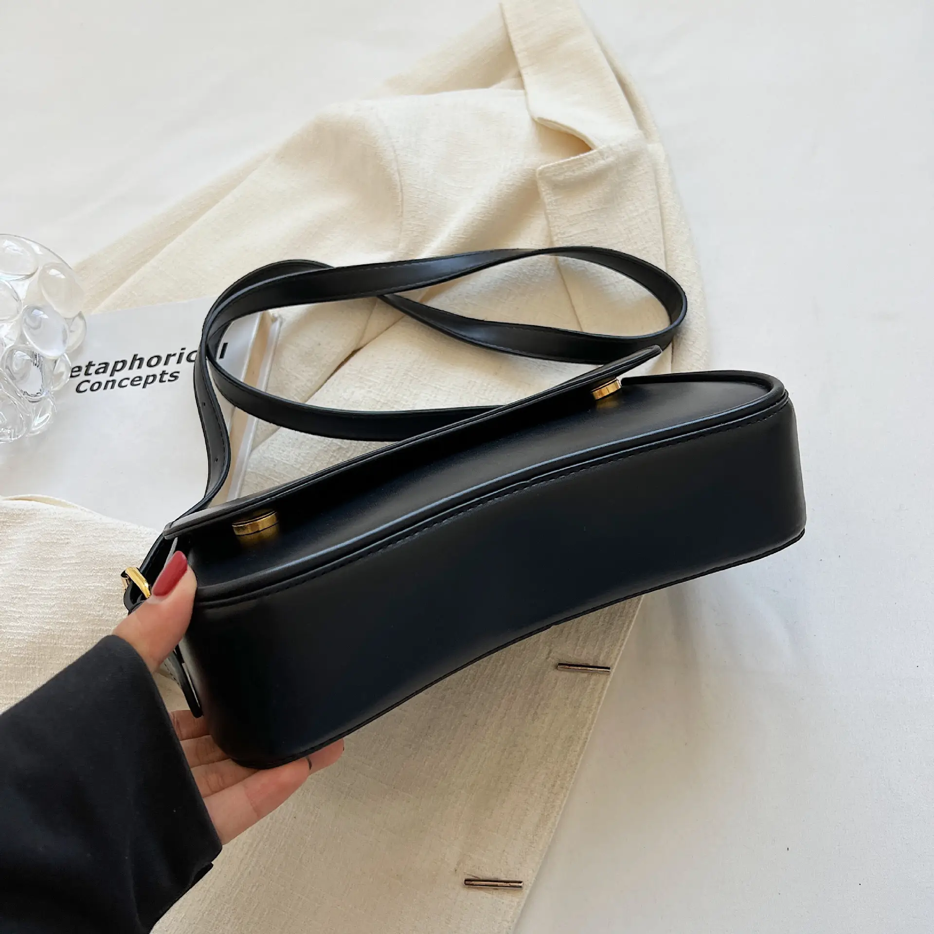 Red Magnetic Buckle Shoulder Bag for Women — feature 16
