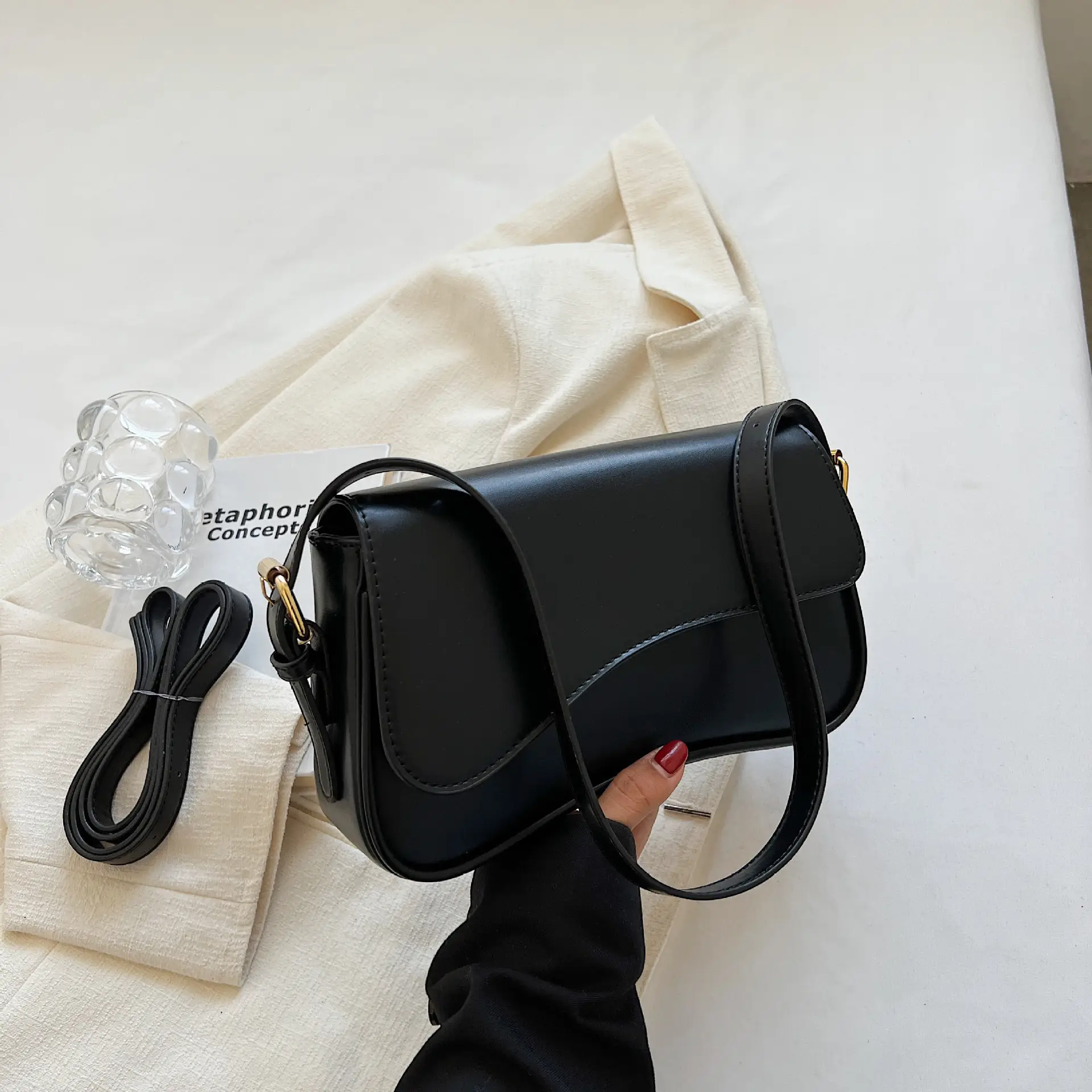 Red Magnetic Buckle Shoulder Bag for Women — feature 17