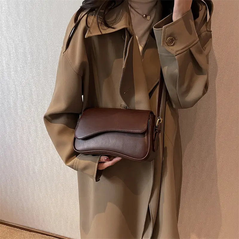 Red Magnetic Buckle Shoulder Bag for Women — feature 5