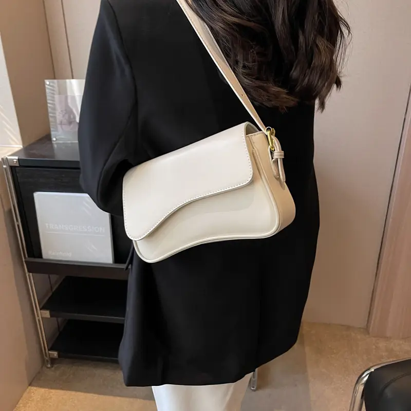 Red Magnetic Buckle Shoulder Bag for Women — feature 6