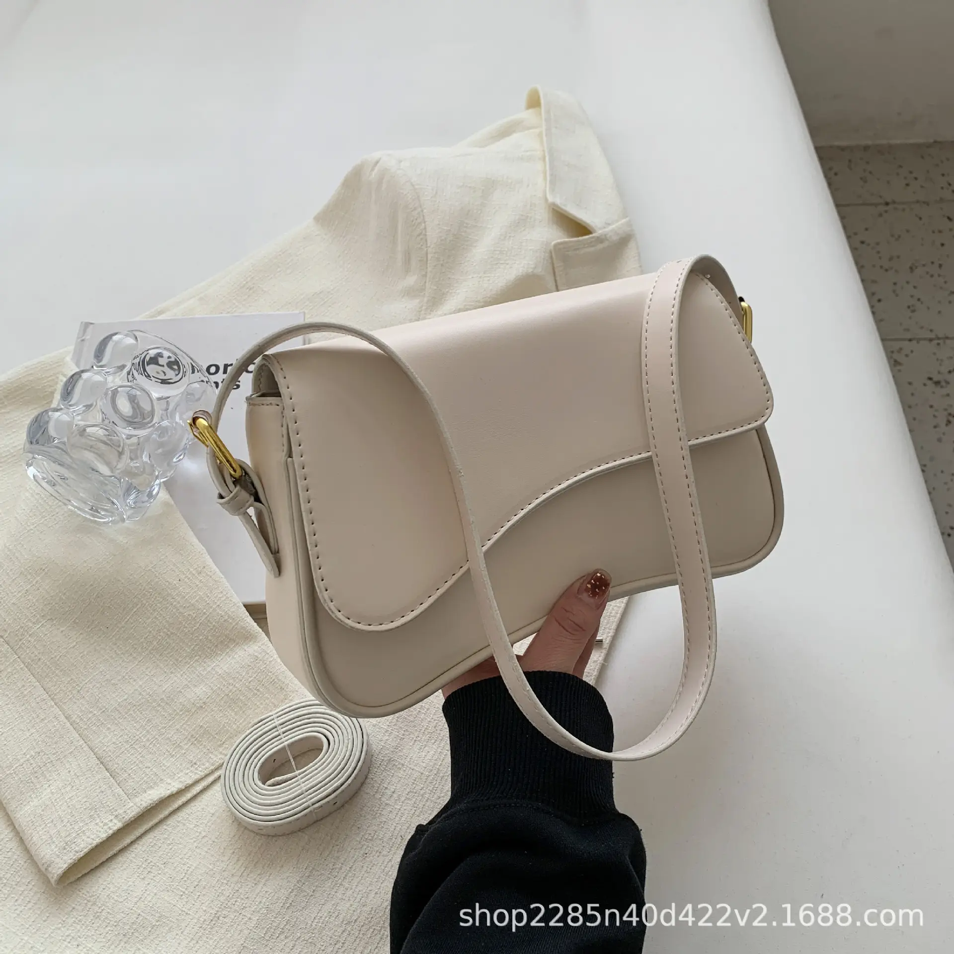 Red Magnetic Buckle Shoulder Bag for Women