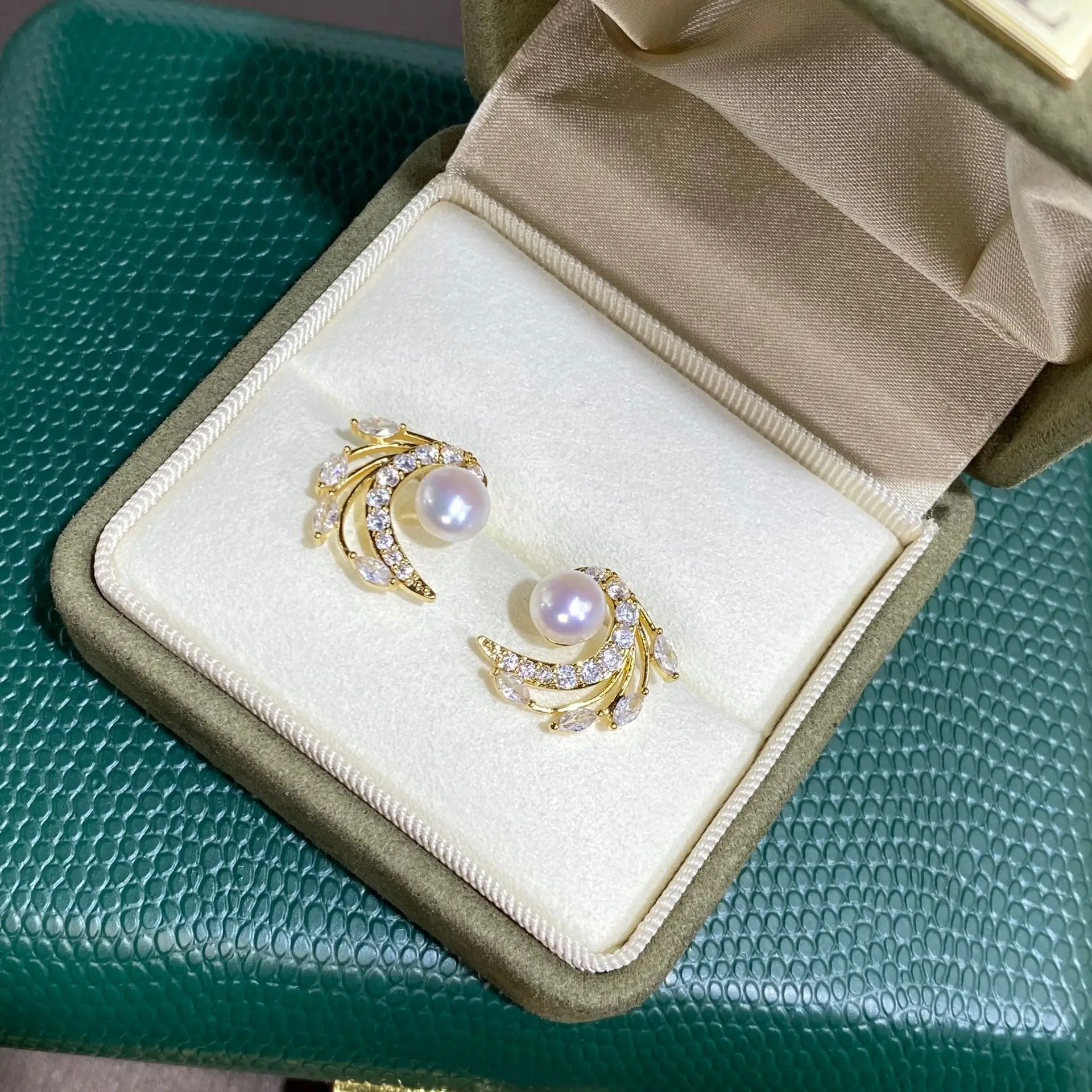 TikTok Gold Leaf Earrings with Pearl & Diamond Design