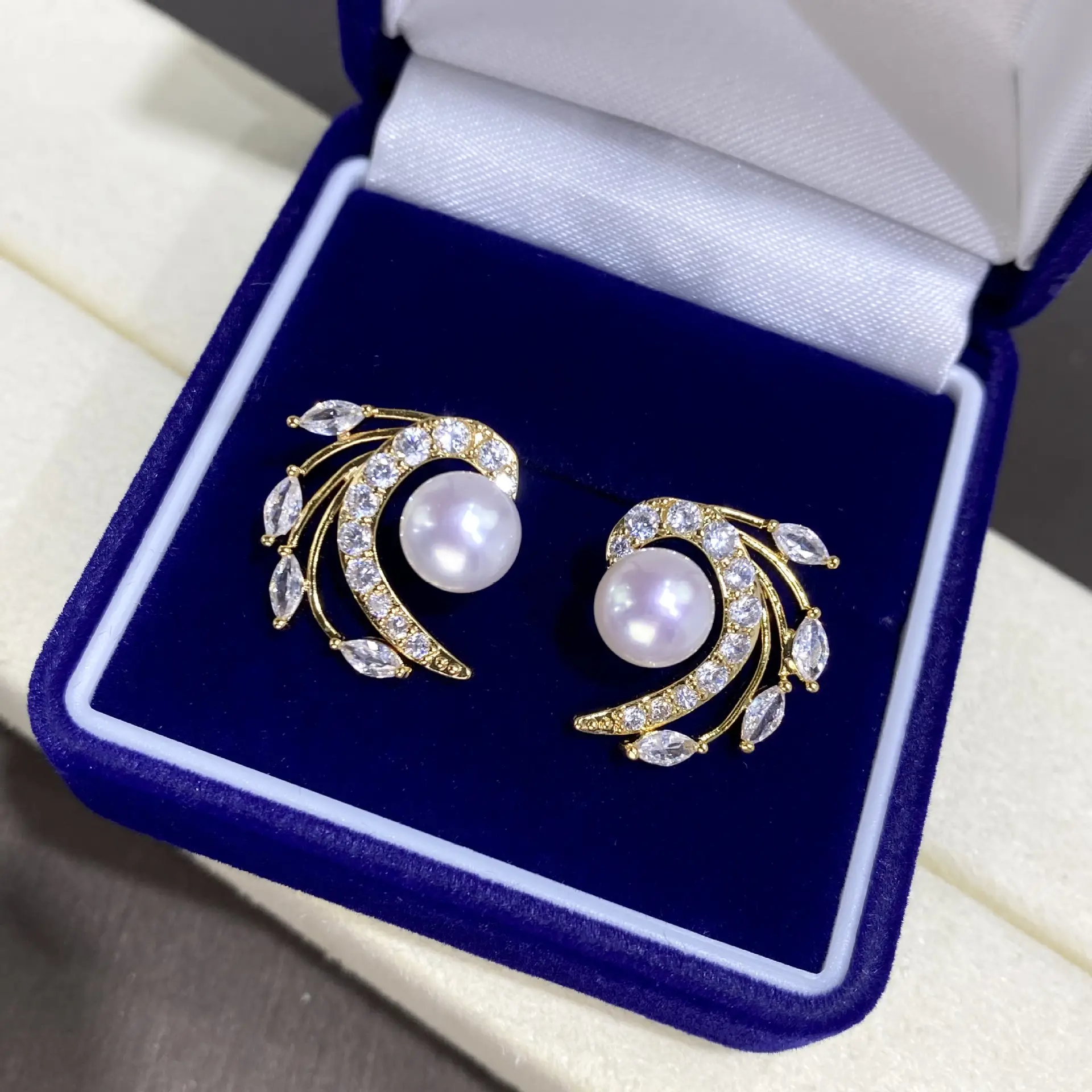 TikTok Gold Leaf Earrings with Pearl & Diamond Design — feature 4