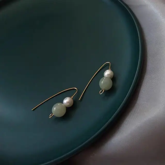 Green Pearl Earrings for Women Niche Design - Image 3