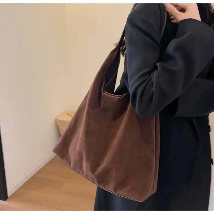 Black Retro Frosted Shoulder Bag for Women 2023 — feature 14