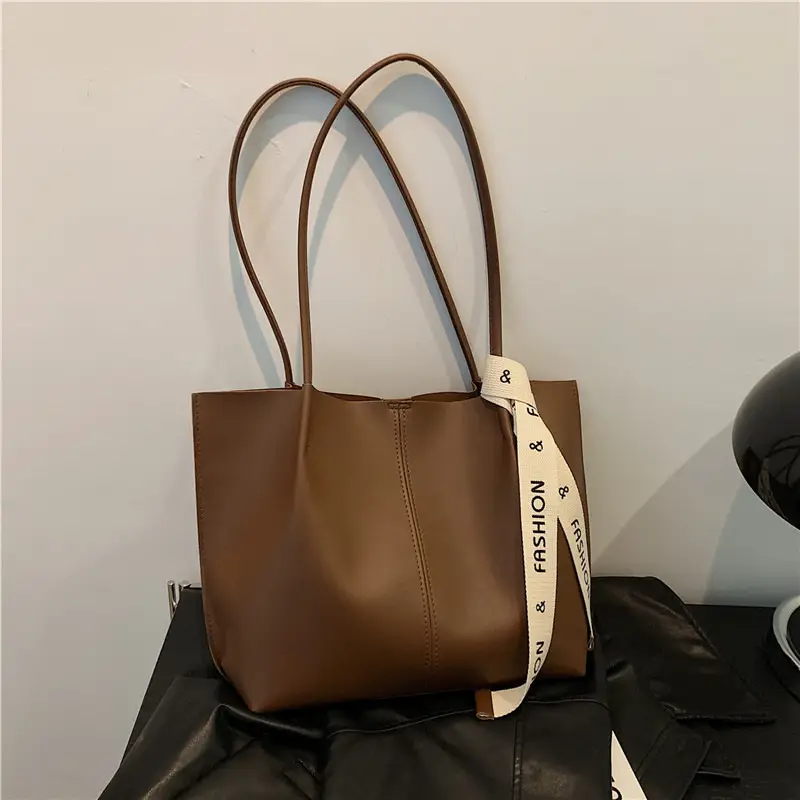 2023 Winter Brown Leather Shoulder Bag with "POV Fashion" Strap - Image 3