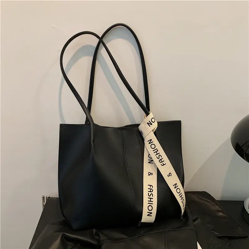 2023 Winter Brown Leather Shoulder Bag with "POV Fashion" Strap - Image 5